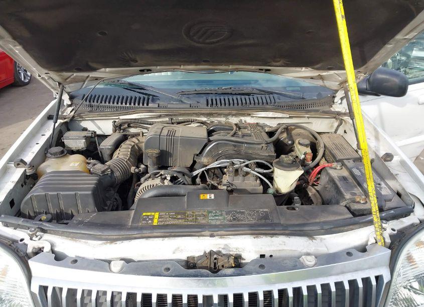 Photo 10 of 2002 Mercury Mountaineer N/A (VIN 4M2ZU86E02ZJ29605)