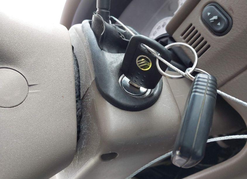 Photo 11 of 2002 Mercury Mountaineer N/A (VIN 4M2ZU86E02ZJ29605)