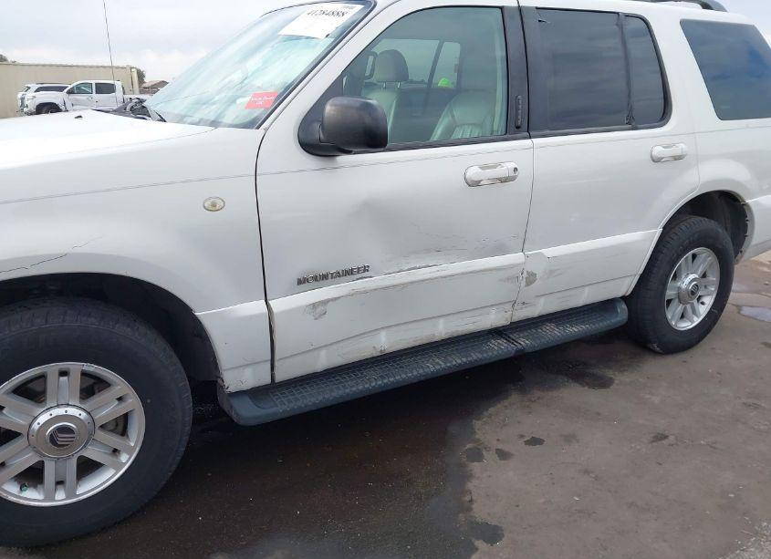 Photo 6 of 2002 Mercury Mountaineer N/A (VIN 4M2ZU86E02ZJ29605)