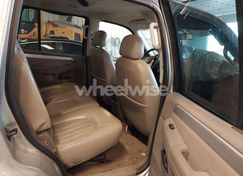 Photo 8 of 2005 Mercury Mountaineer N/A (VIN 4M2ZU86E35UJ14209)