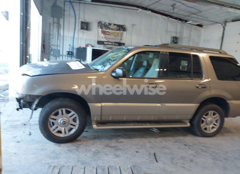 Photo 14 of 2005 Mercury Mountaineer N/A (VIN 4M2ZU86E85ZJ14273)