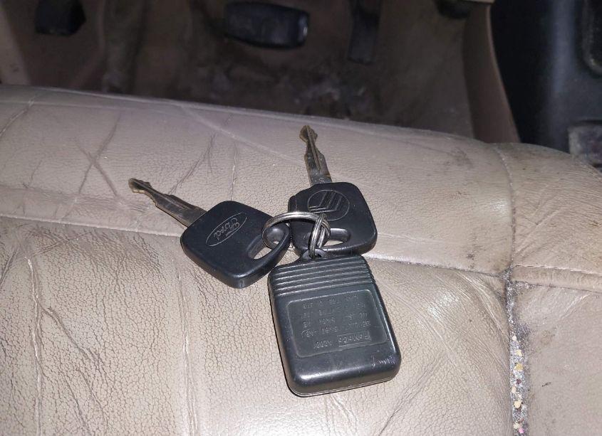 Photo 11 of 2001 Mercury Mountaineer N/A (VIN 4M2ZU86P91UJ13724)