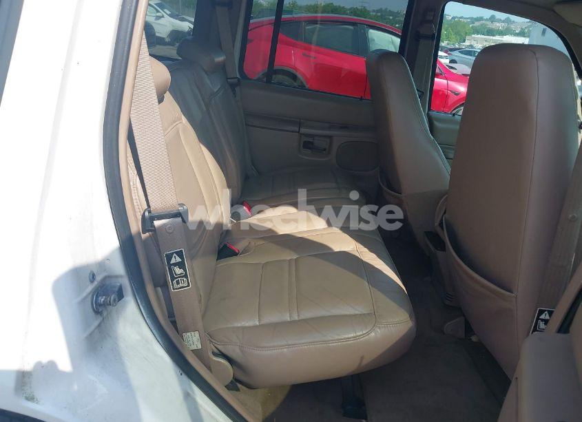 Photo 8 of 2000 Mercury Mountaineer N/A (VIN 4M2ZU86PXYUJ01320)