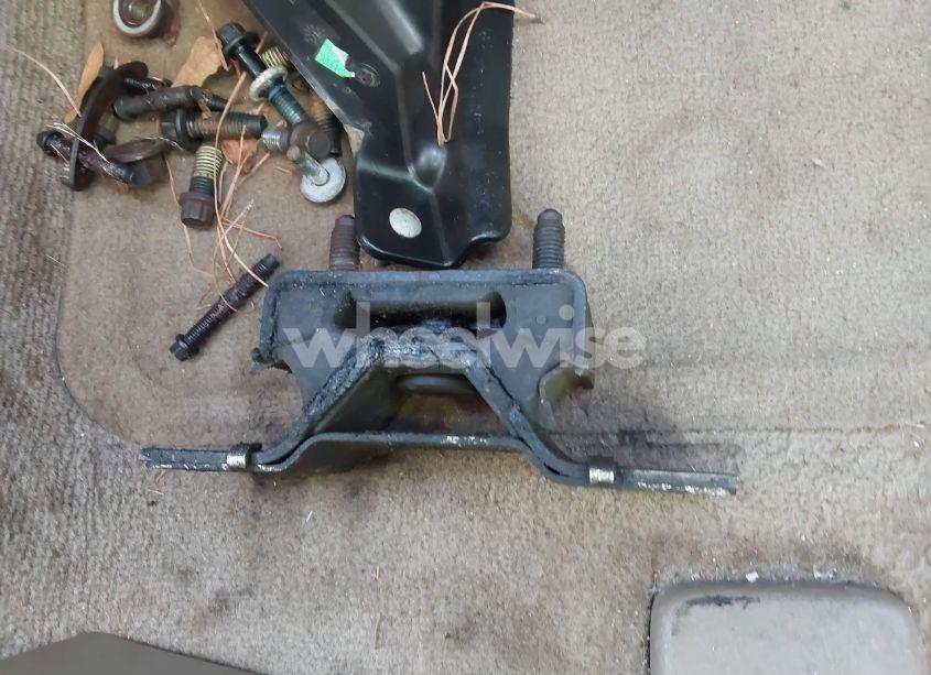 Photo 12 of 2004 Mercury Mountaineer N/A (VIN 4M2ZU86W24ZJ40505)