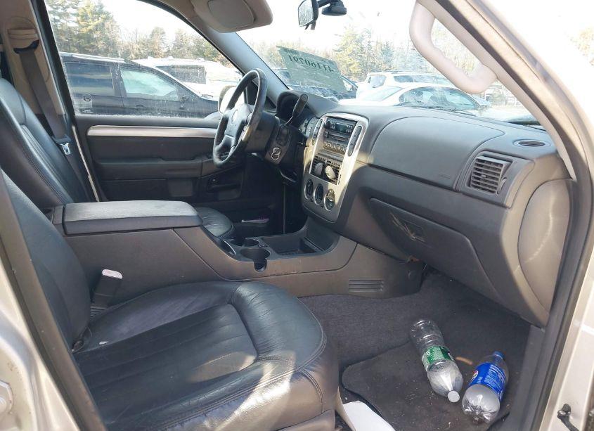 Photo 5 of 2005 Mercury Mountaineer N/A (VIN 4M2ZU86W55UJ02894)