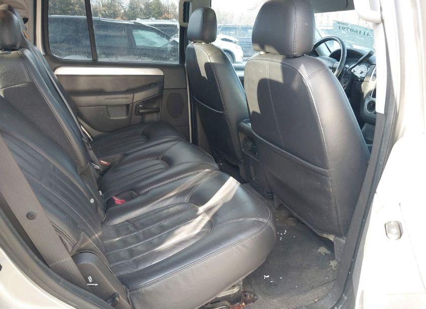 Photo 8 of 2005 Mercury Mountaineer N/A (VIN 4M2ZU86W55UJ02894)