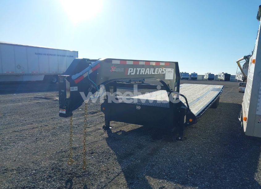 Photo 2 of 2024 Pj Trailers TRAILER (VIN 4P53F412XR1409624)