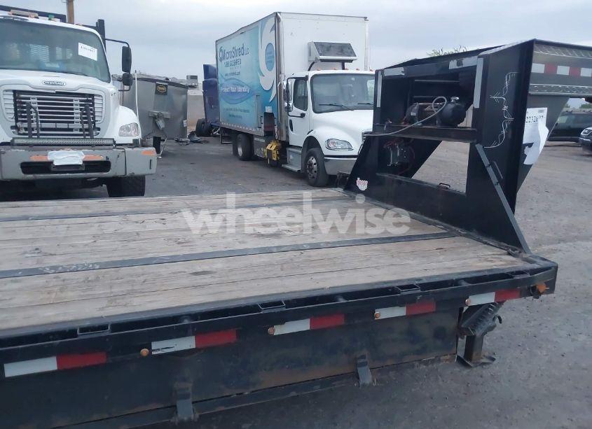 Photo 5 of 2022 Pj Trailers TRAILER (VIN 4P53F4929N1376615)