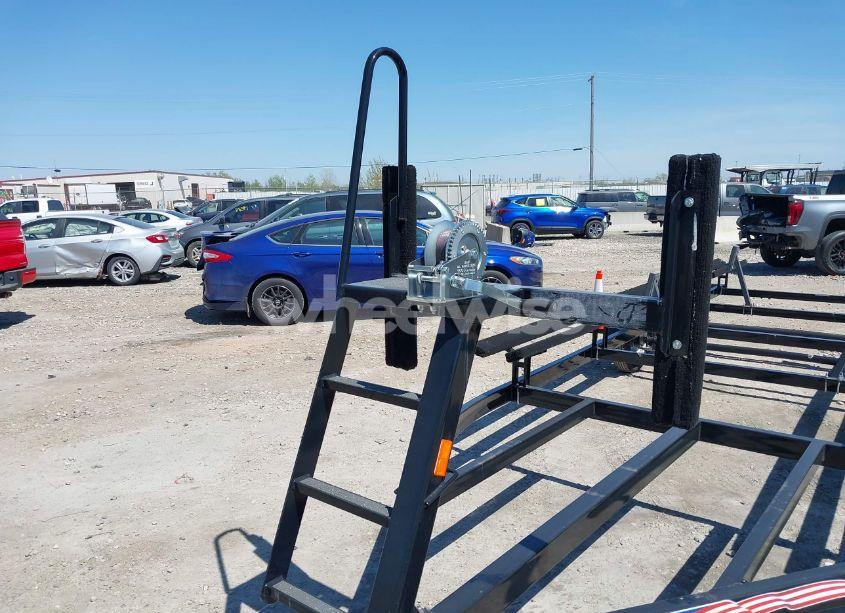 Photo 12 of 2021 American Trailer PONTOON PT22T /13BJ-LED (VIN 4PGBP2221ML085799)