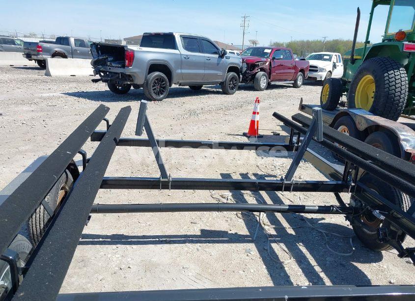 Photo 8 of 2021 American Trailer PONTOON PT22T /13BJ-LED (VIN 4PGBP2221ML085799)