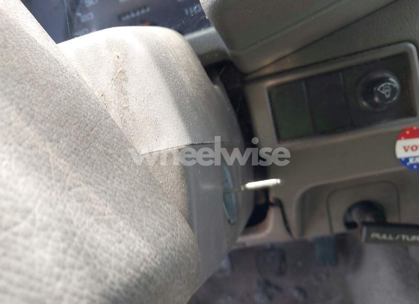 Photo 11 of 1992 Isuzu Conventional SHORT WHEELBASE (VIN 4S1CL11L3N4207154)