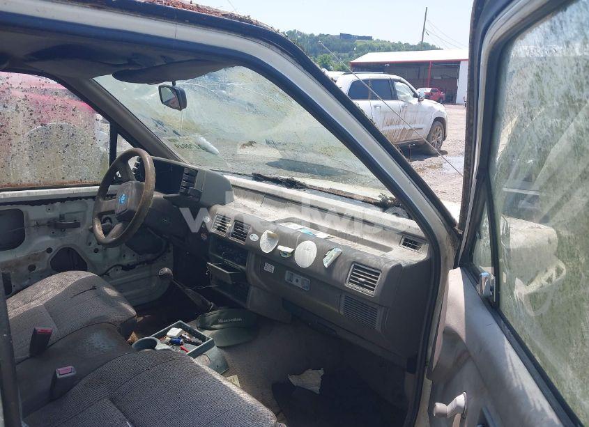 Photo 5 of 1992 Isuzu Conventional SHORT WHEELBASE (VIN 4S1CL11L3N4207154)