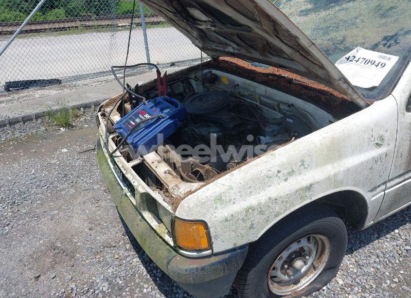 Photo 6 of 1992 Isuzu Conventional SHORT WHEELBASE (VIN 4S1CL11L3N4207154)