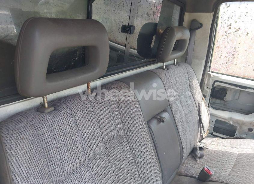 Photo 8 of 1992 Isuzu Conventional SHORT WHEELBASE (VIN 4S1CL11L3N4207154)