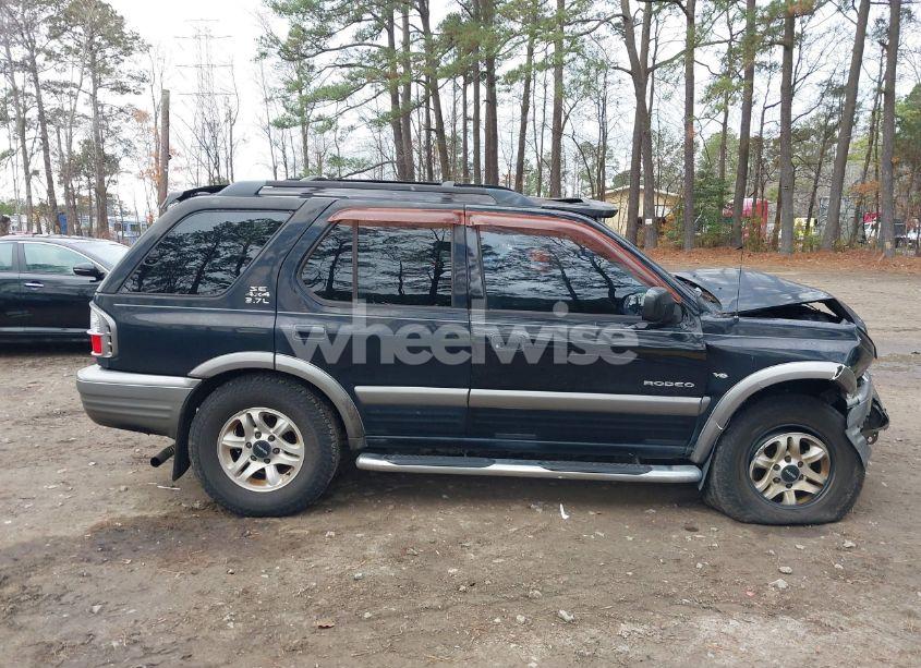 Photo 13 of 2002 Isuzu Rodeo LS 3.2L/LSE 3.2L V6/S/S 3.2L V6 (VIN 4S2DM58W924316475)