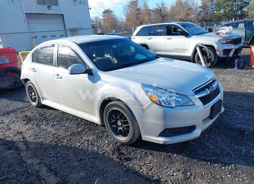 2014 Subaru Legacy 2.5I PREMIUM (VIN 4S3BMBC63E3030639) main photo
