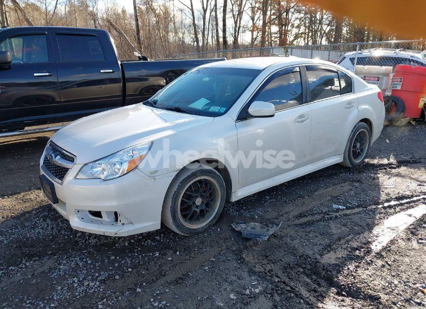 Photo 2 of 2014 Subaru Legacy 2.5I PREMIUM (VIN 4S3BMBC63E3030639)