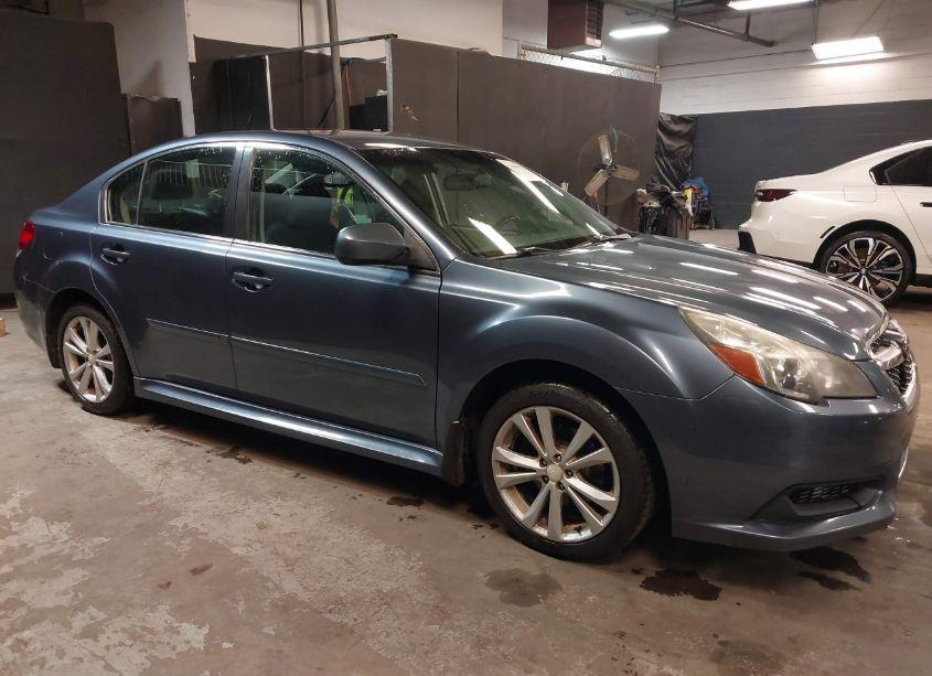 2014 Subaru Legacy 2.5I PREMIUM (VIN 4S3BMBC69E3031133) main photo