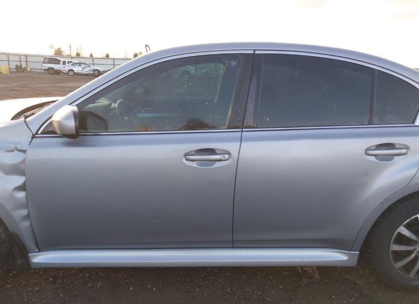 Photo 13 of 2010 Subaru Legacy 2.5I PREMIUM (VIN 4S3BMBG6XA3216795)