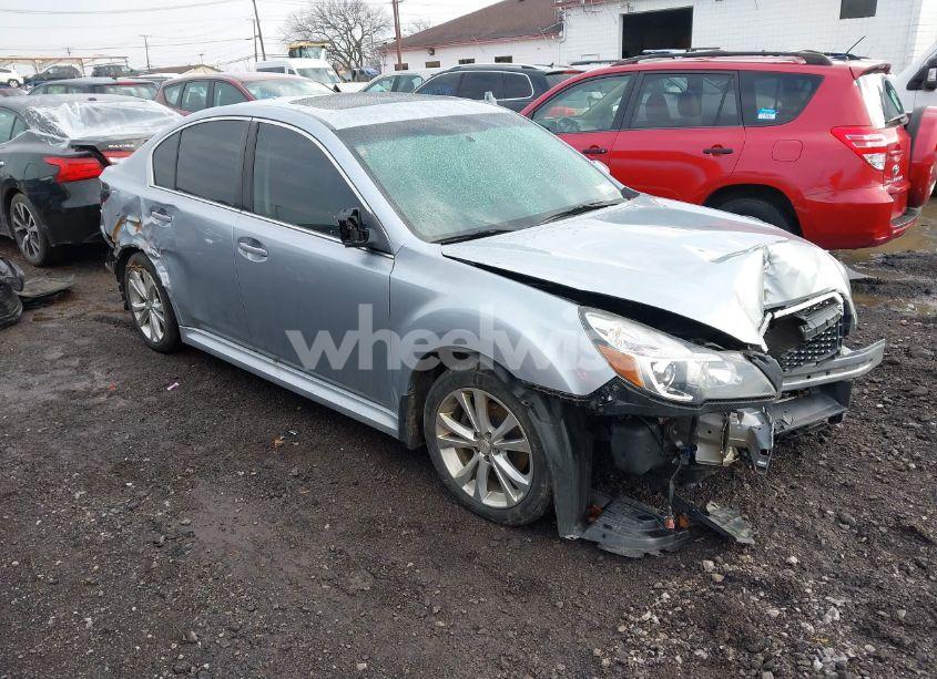 2014 Subaru Legacy 2.5I LIMITED (VIN 4S3BMBL67E3003198) main photo