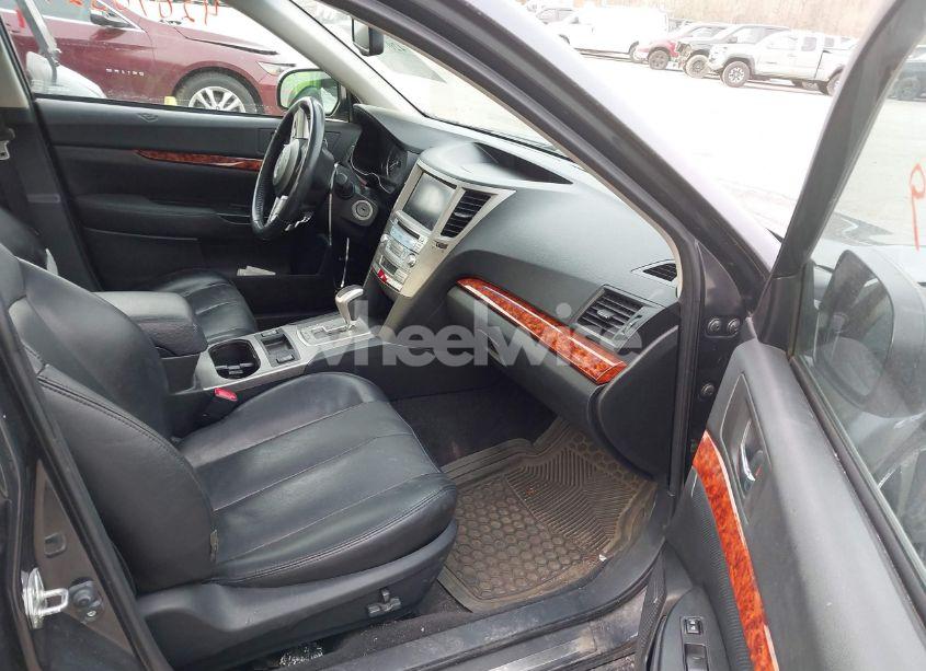 Photo 5 of 2010 Subaru Legacy 3.6R LIMITED (VIN 4S3BMDL6XA2246614)