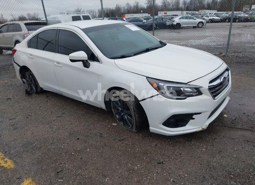 2018 Subaru Legacy 2.5I PREMIUM (VIN 4S3BNAC68J3019654) main photo