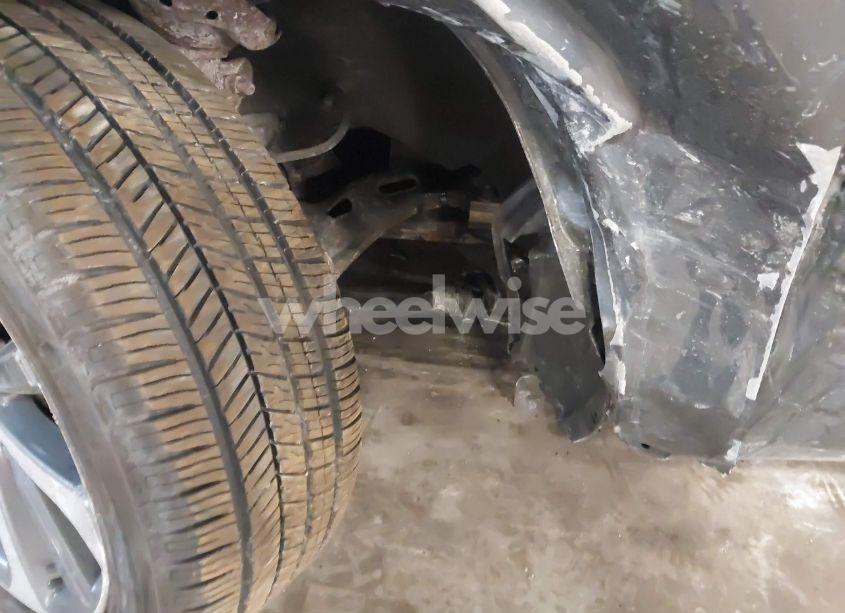 Photo 17 of 2015 Subaru Legacy 2.5I LIMITED (VIN 4S3BNBJ68F3031044)