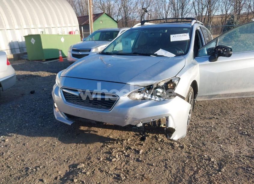 Photo 6 of 2018 Subaru Impreza 2.0I LIMITED (VIN 4S3GTAU62J3740790)