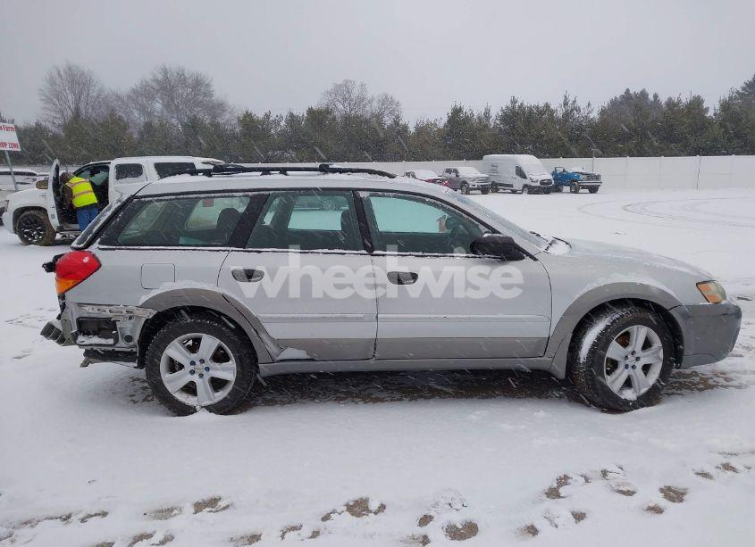Photo 13 of 2005 Subaru Outback 2.5I (VIN 4S4BP61C057335303)