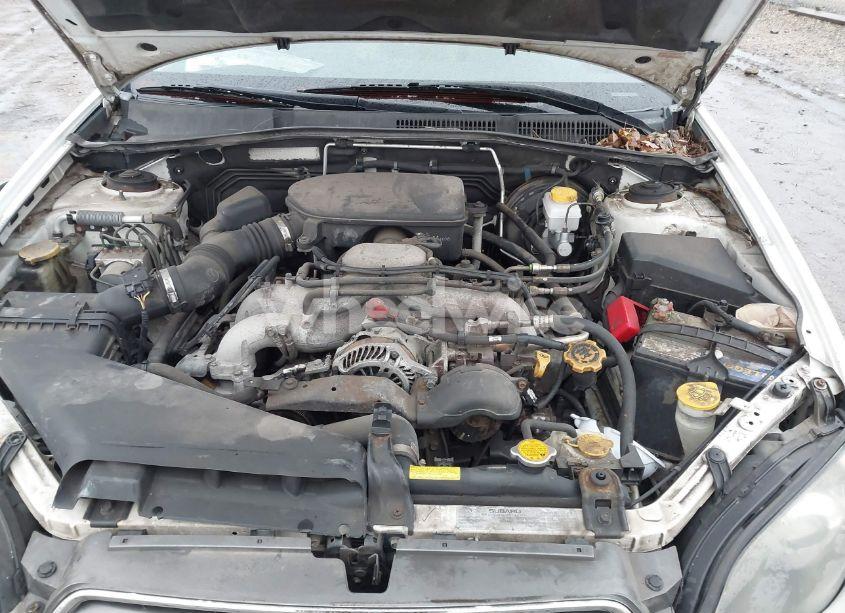 Photo 10 of 2005 Subaru Outback 2.5I (VIN 4S4BP61C257318003)