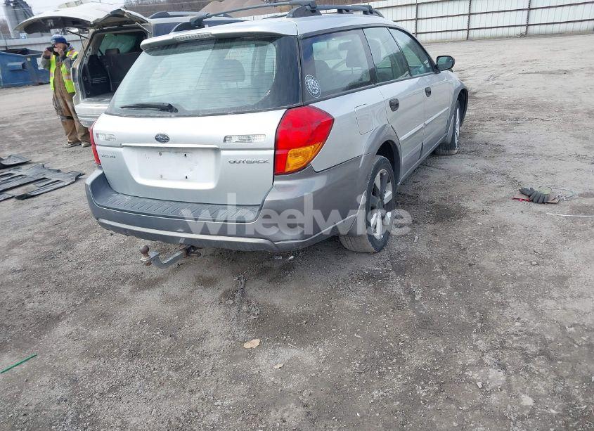 Photo 4 of 2007 Subaru Outback 2.5I (VIN 4S4BP61C977333276)