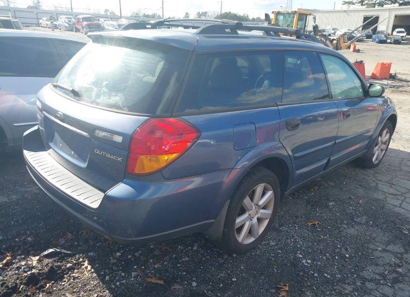 Photo 4 of 2007 Subaru Outback 2.5I/2.5I BASIC/2.5I L.L. BEAN EDITION (VIN 4S4BP61C977342172)
