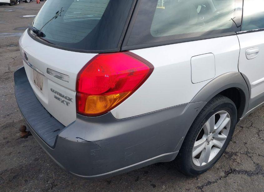 Photo 14 of 2005 Subaru Outback 2.5XT LIMITED (VIN 4S4BP67C856373035)