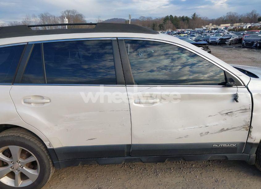 Photo 13 of 2014 Subaru Outback 2.5I (VIN 4S4BRBAC0E3294620)