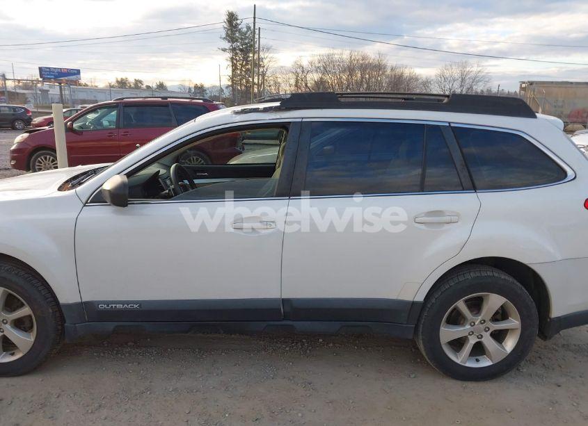 Photo 14 of 2014 Subaru Outback 2.5I (VIN 4S4BRBAC0E3294620)