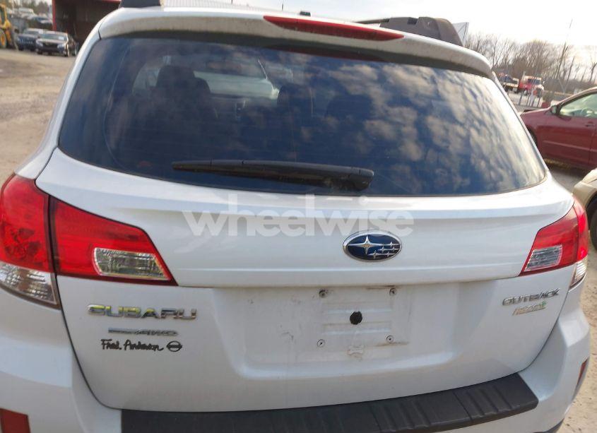 Photo 16 of 2014 Subaru Outback 2.5I (VIN 4S4BRBAC0E3294620)