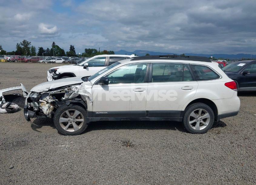 Photo 14 of 2014 Subaru Outback 2.5I (VIN 4S4BRBAC1E3203578)