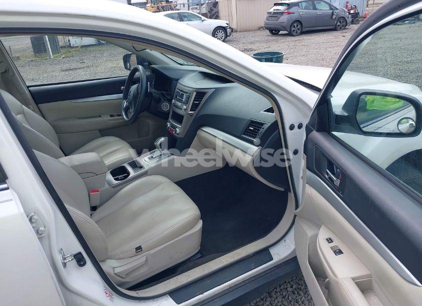 Photo 5 of 2014 Subaru Outback 2.5I (VIN 4S4BRBAC1E3203578)