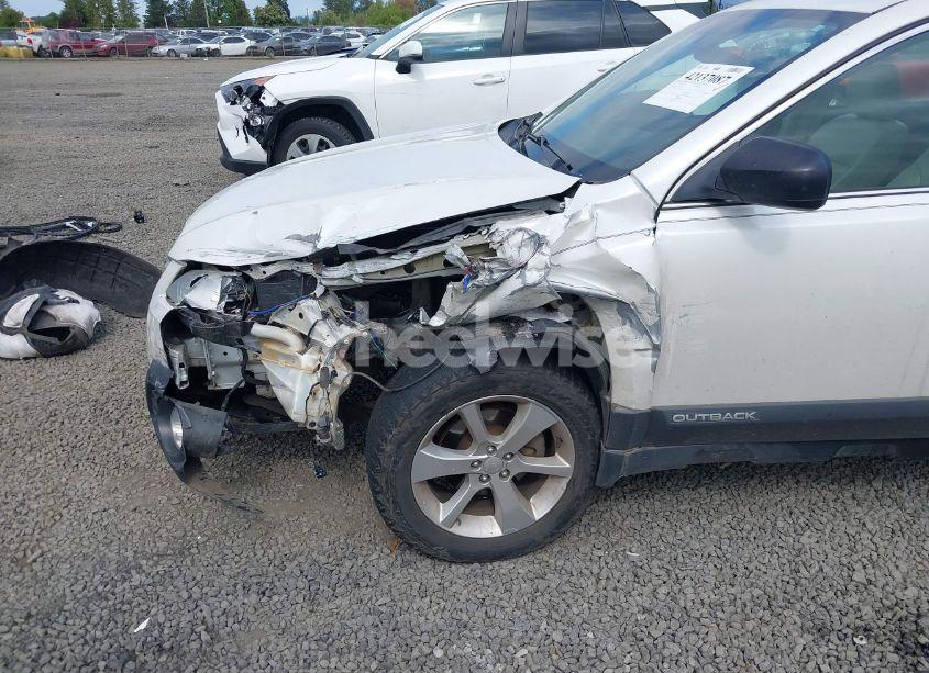 Photo 6 of 2014 Subaru Outback 2.5I (VIN 4S4BRBAC1E3203578)