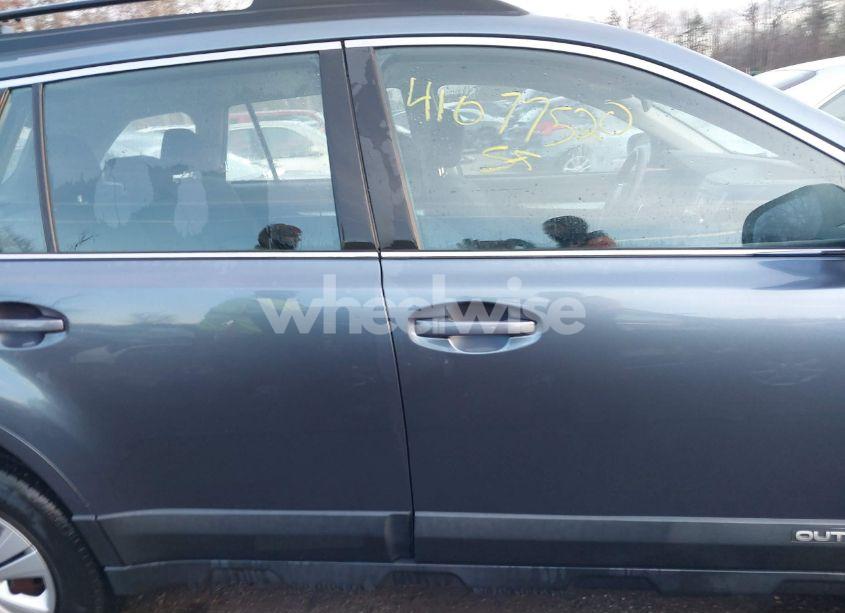 Photo 14 of 2013 Subaru Outback 2.5I (VIN 4S4BRBAC2D3288607)
