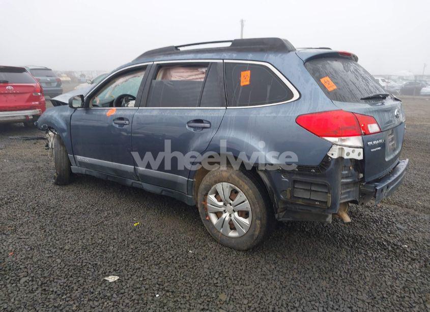 Photo 3 of 2013 Subaru Outback 2.5I (VIN 4S4BRBAC4D3263806)