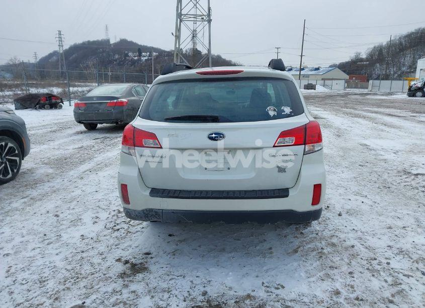 Photo 16 of 2013 Subaru Outback 2.5I (VIN 4S4BRBAC4D3321784)