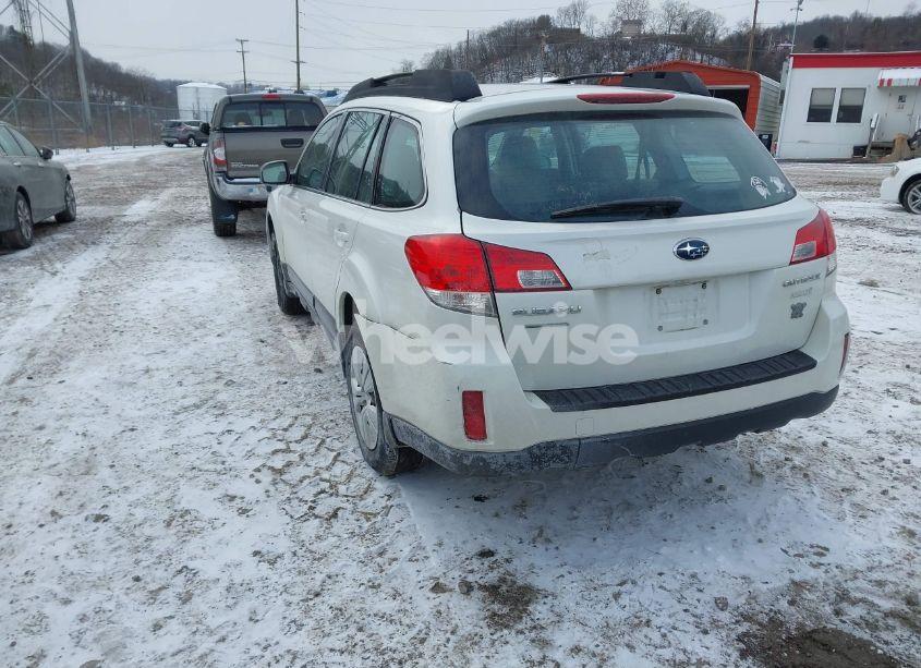 Photo 3 of 2013 Subaru Outback 2.5I (VIN 4S4BRBAC4D3321784)