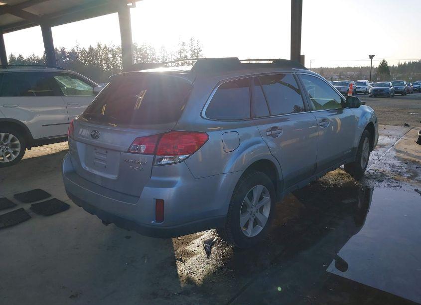 Photo 4 of 2014 Subaru Outback 2.5I (VIN 4S4BRBAC4E3220391)