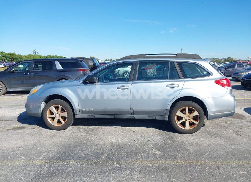 Photo 14 of 2014 Subaru Outback 2.5I (VIN 4S4BRBAC4E3225414)