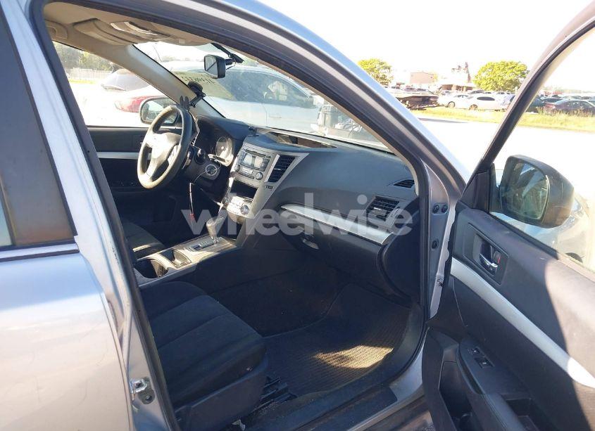 Photo 5 of 2014 Subaru Outback 2.5I (VIN 4S4BRBAC4E3225414)