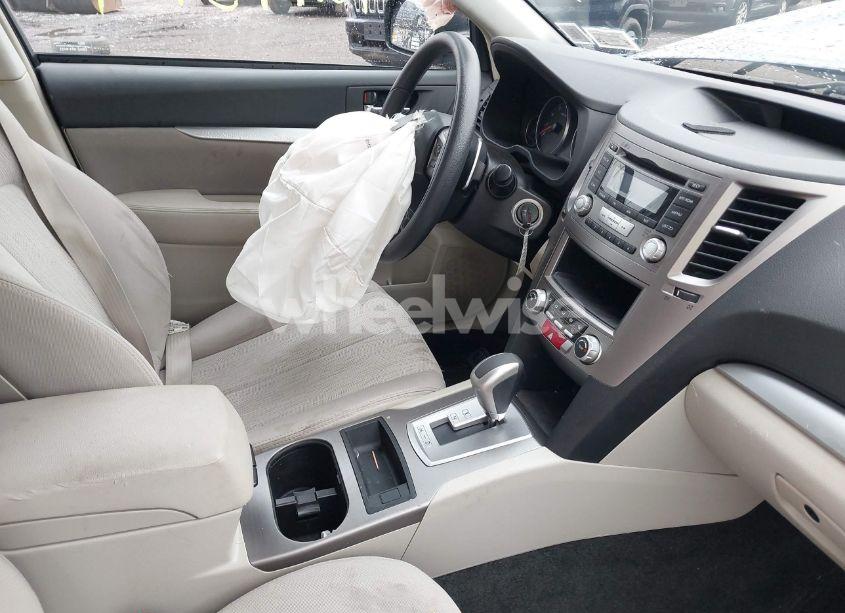 Photo 5 of 2014 Subaru Outback 2.5I (VIN 4S4BRBAC5E3205821)