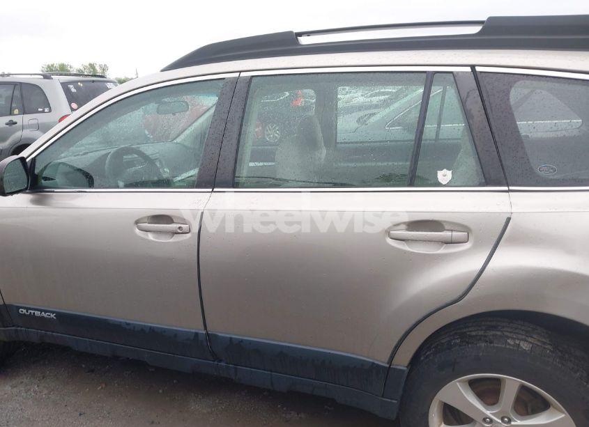 Photo 14 of 2014 Subaru Outback 2.5I (VIN 4S4BRBAC5E3297982)