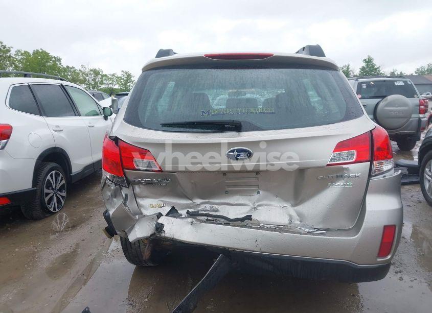Photo 16 of 2014 Subaru Outback 2.5I (VIN 4S4BRBAC5E3297982)