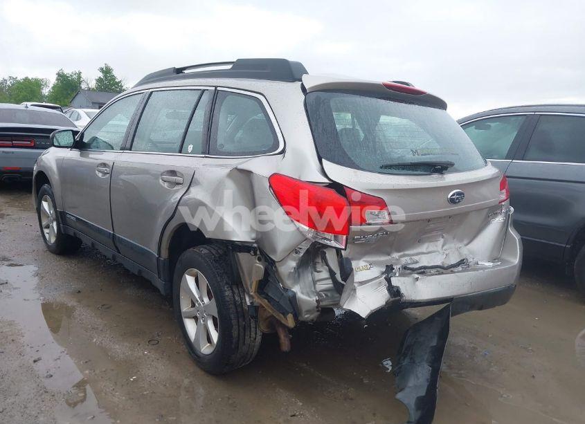 Photo 3 of 2014 Subaru Outback 2.5I (VIN 4S4BRBAC5E3297982)